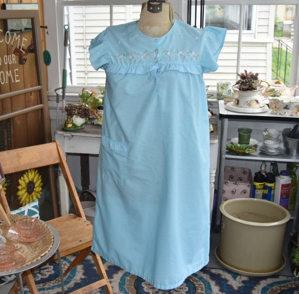 1960s 'Gragero' Cotton Nightie Embroidered Floral & Ruffles-Pocket Blue-Medium